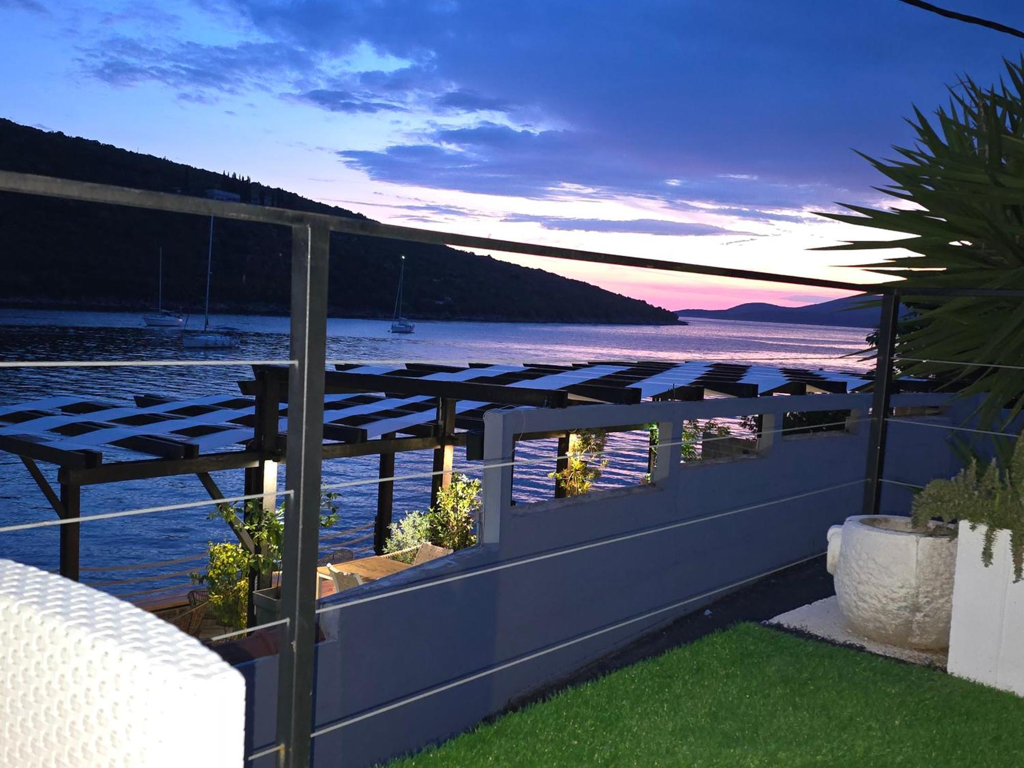 비고보 Waterfront Townhouse Sunset View With Garage 아파트 외부 사진